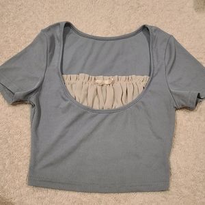 blue cropped tee with rooshed lace and bow